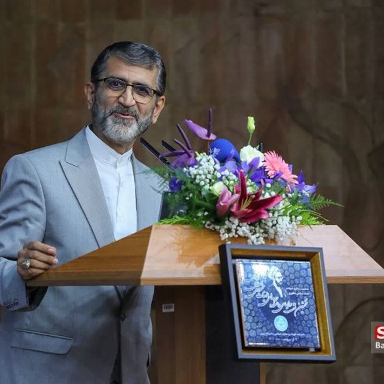 دکتر محمود